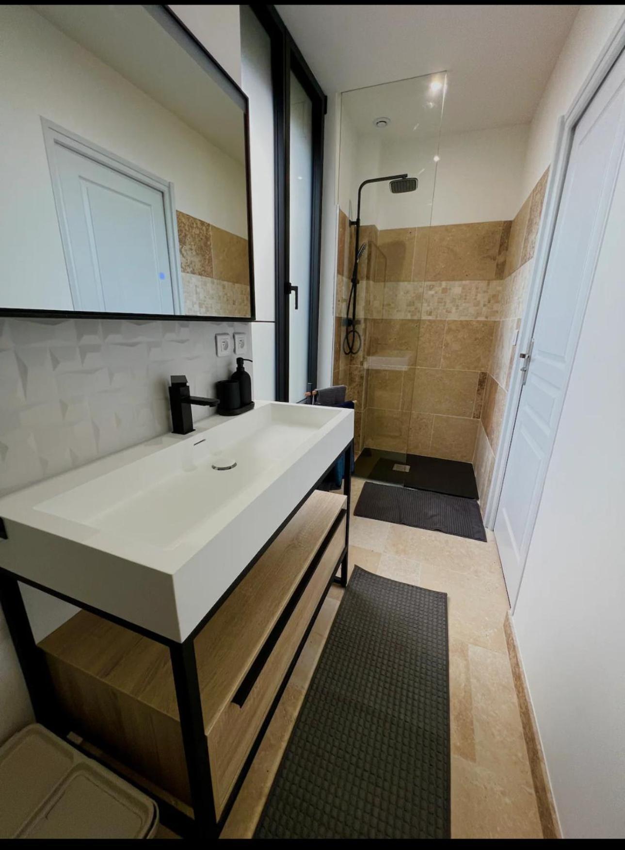 La Maison Du Faubourg Jacuzzi Vitry-le-François المظهر الخارجي الصورة